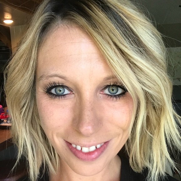 Meet your Posher, Liz - Picture 1 of 1